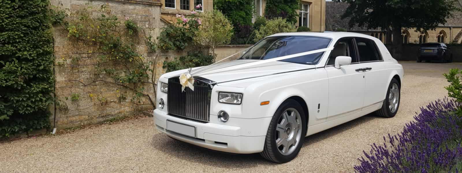 Bedfordshire & Buckingamsire limo hire hero Rolls-Royce wedding car featured